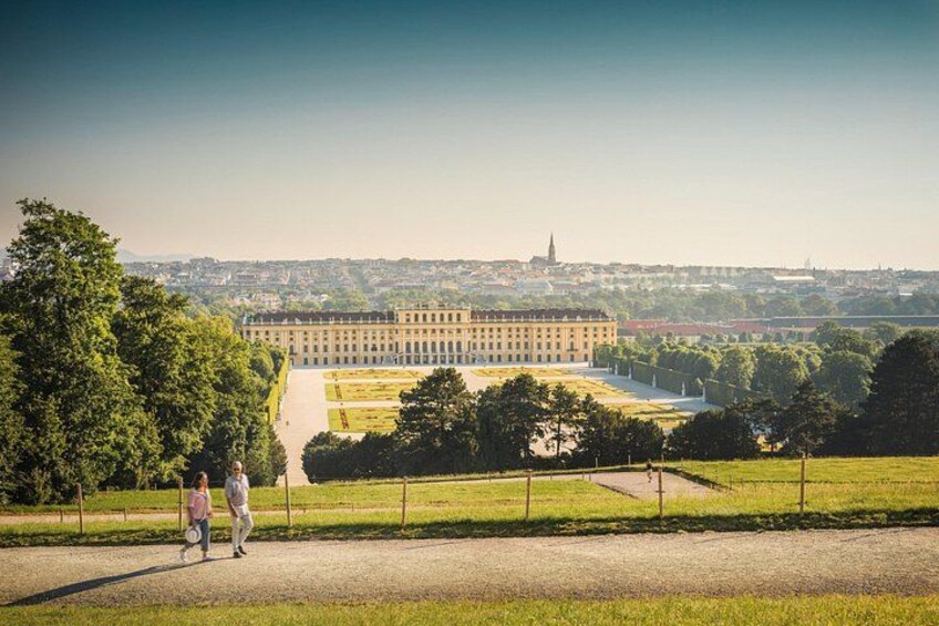 Admission Schönbrunn Palace & Wine Tasting 2
