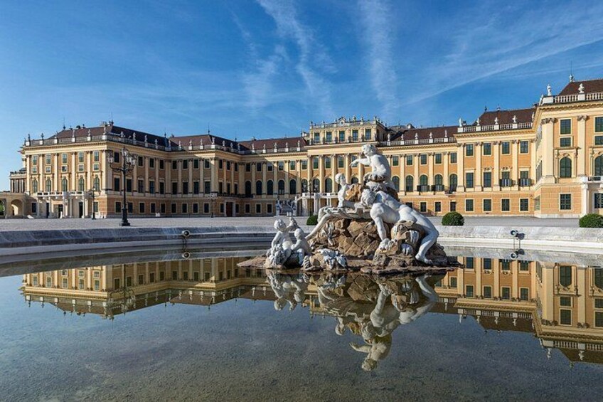 Admission Schönbrunn Palace & Wine Tasting 1