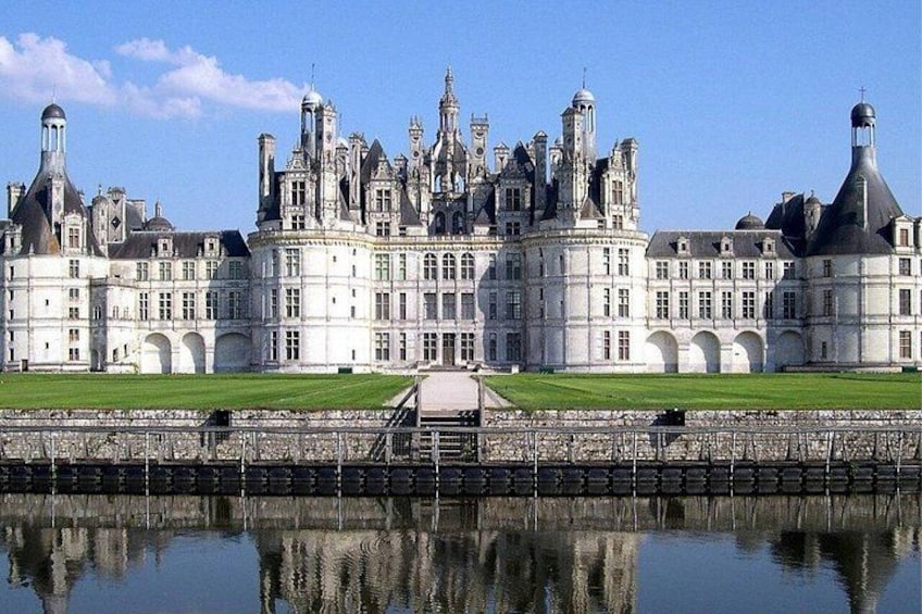 Loire Valley Three Castles Private Tour from Paris with Champagne 1