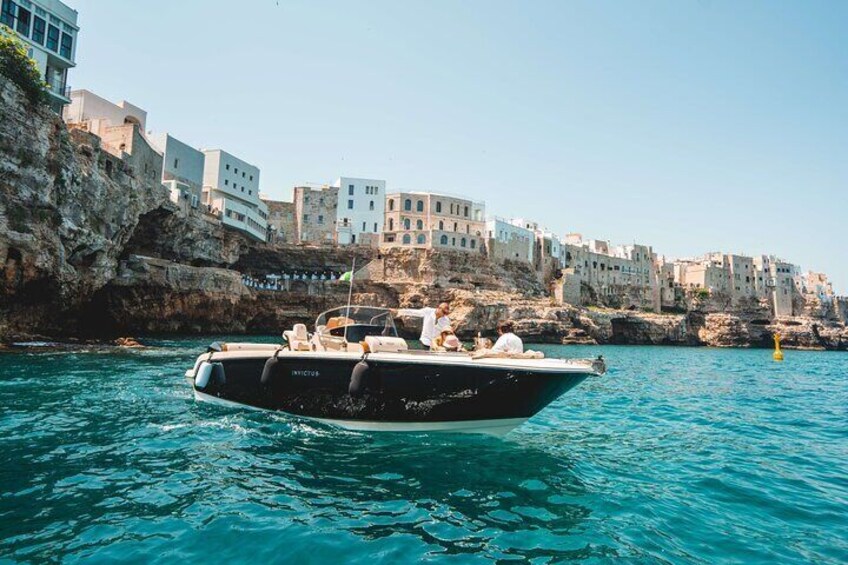 Polignano a Mare: Private tour of the caves with champagne - 4 hours