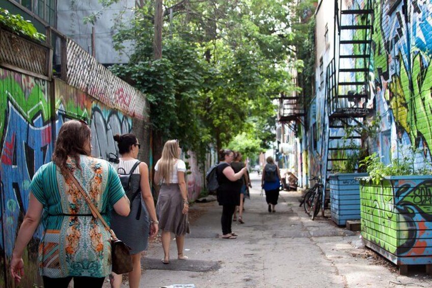 All about Montréal's Murals - Saturday Walking Tour 3
