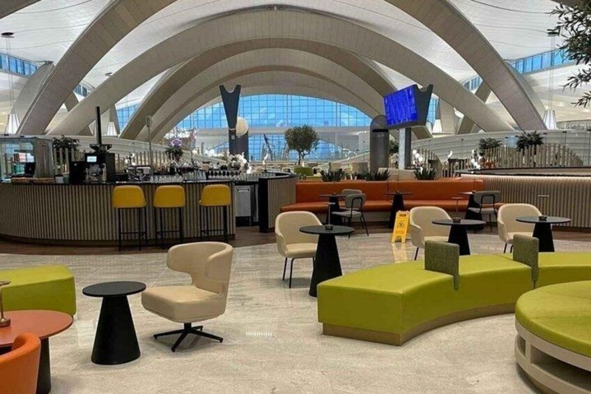 Abu Dhabi International Airport (AUH) VIP Lounge Access 1