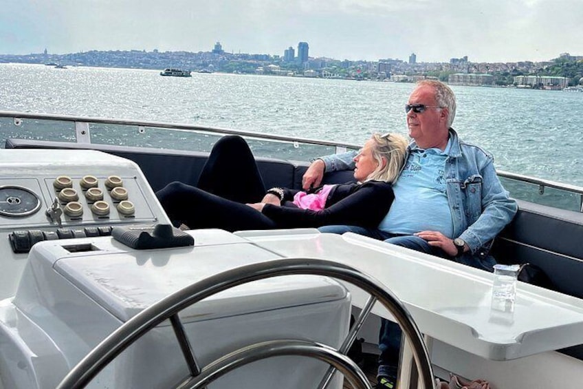 Istanbul Bosphorus Yacht Cruise with Live Guide & Asian Side Stop 3