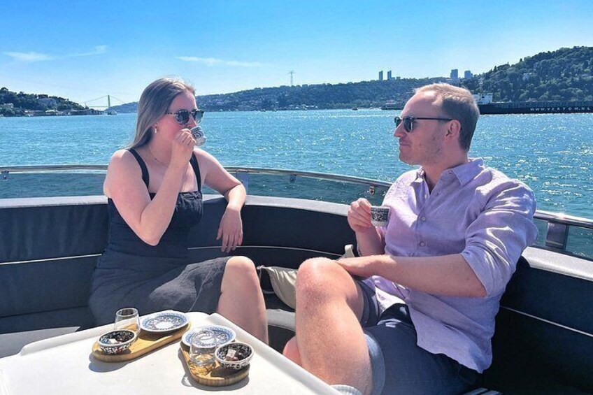 Istanbul Bosphorus Yacht Cruise with Live Guide & Asian Side Stop 2