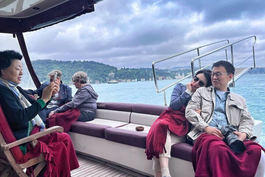 Istanbul Bosphorus Yacht Cruise with Live Guide & Asian Side Stop 2