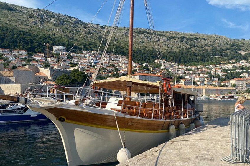 Slavija - name of the boat 5