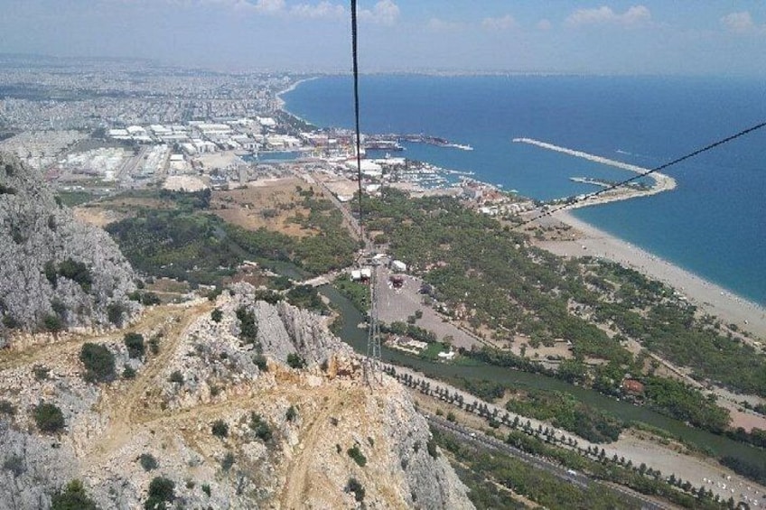 https://media-cdn.tripadvisor.com/media/attractions-splice-spp-720x480/0a/a7/db/3b.jpg 4