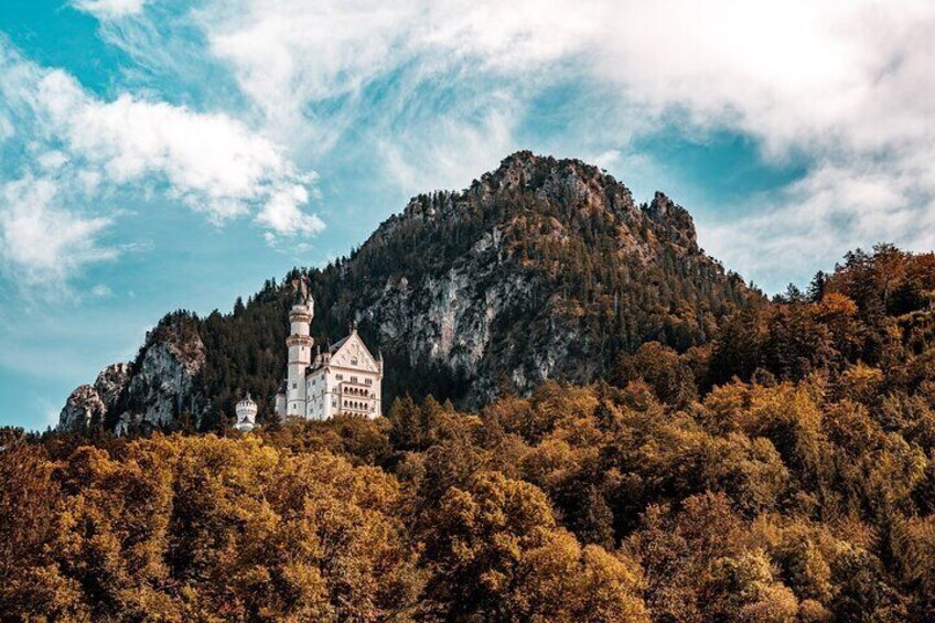 Private Van Tour to Royal Castle of Neuschwanstein from Munich 