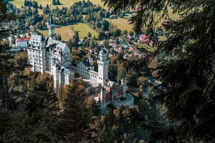 Private Van Tour to Royal Castle of Neuschwanstein from Munich 