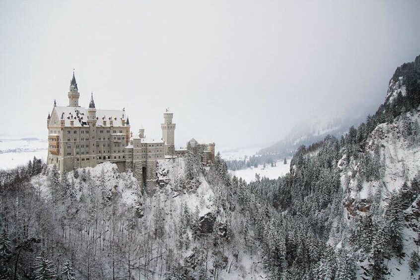 Private Van Tour to Royal Castle of Neuschwanstein from Munich 