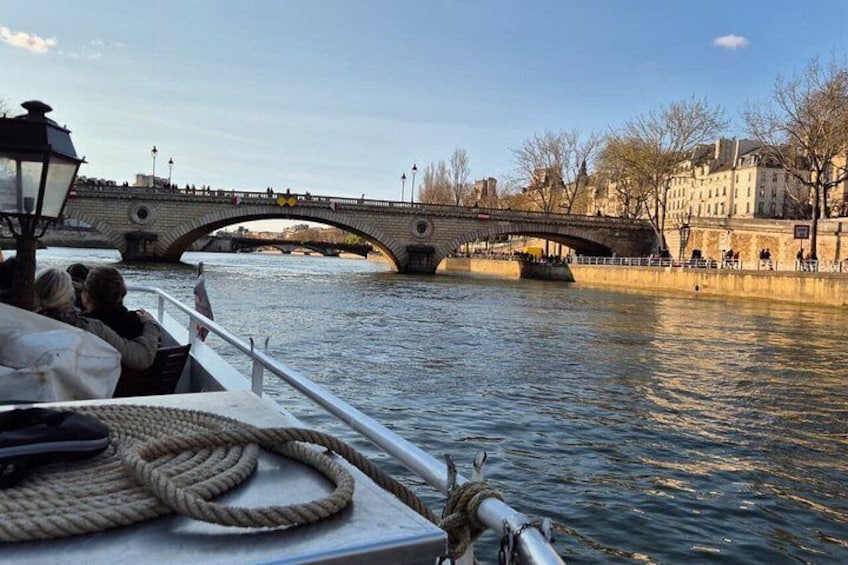 Paris Seine River Sightseeing Guided Cruise Vedettes du Pont Neuf 3