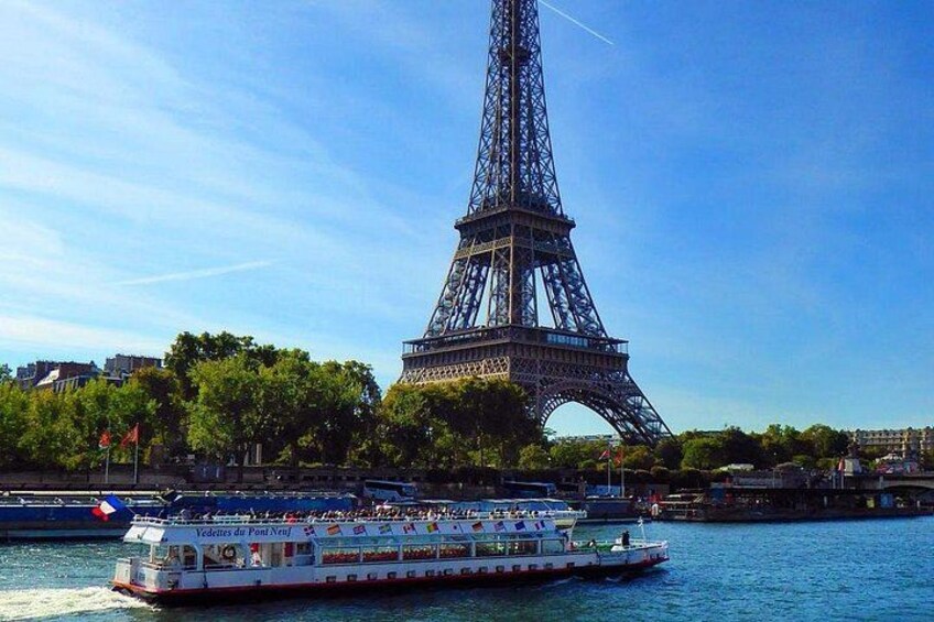 Enjoy a cruise on the Seine ! 1