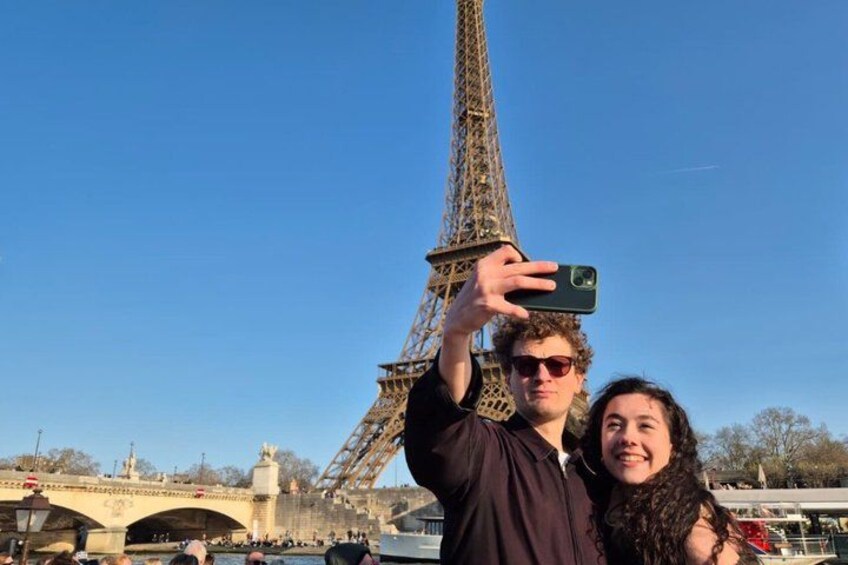 Paris Seine River Sightseeing Guided Cruise Vedettes du Pont Neuf 5