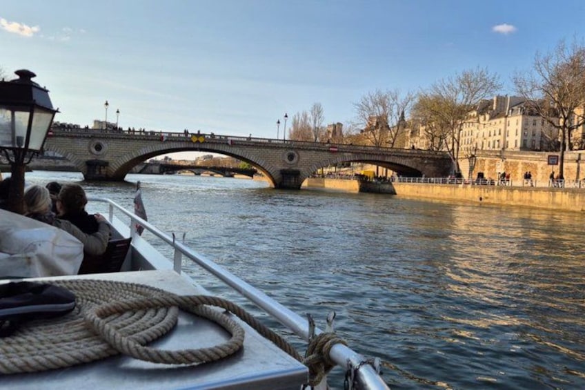 Paris Seine River Sightseeing Guided Cruise Vedettes du Pont Neuf 2