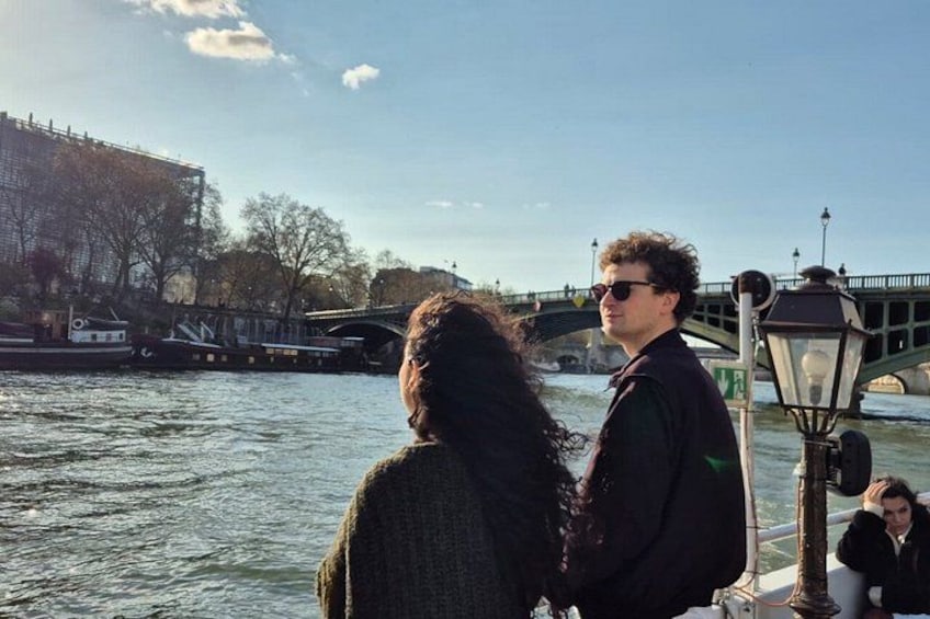 Paris Seine River Sightseeing Guided Cruise Vedettes du Pont Neuf 3