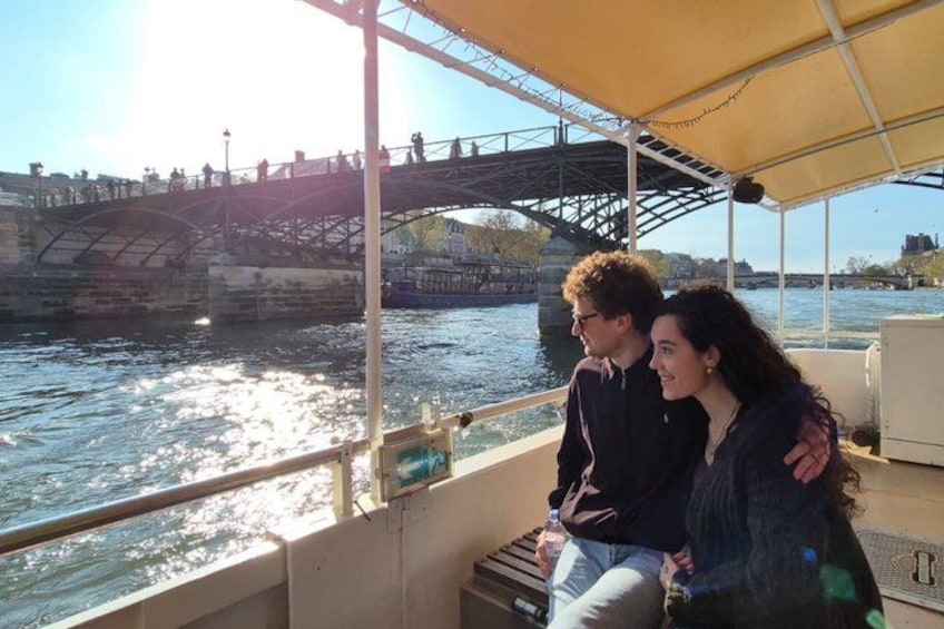 Paris Seine River Sightseeing Guided Cruise Vedettes du Pont Neuf 2