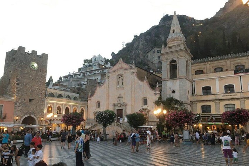 Private Tour from Catania to Etna Naxos and Taormina 3