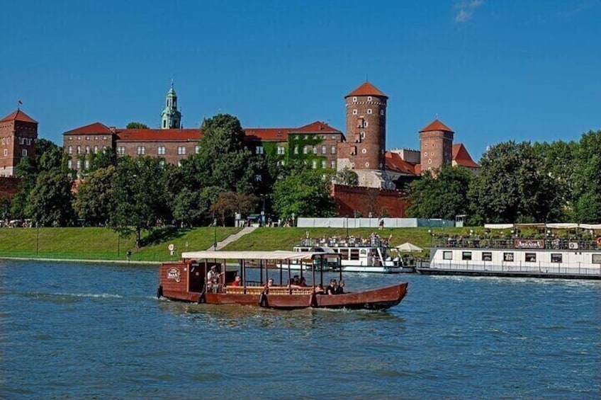 Boat close the Wawel Hill 1