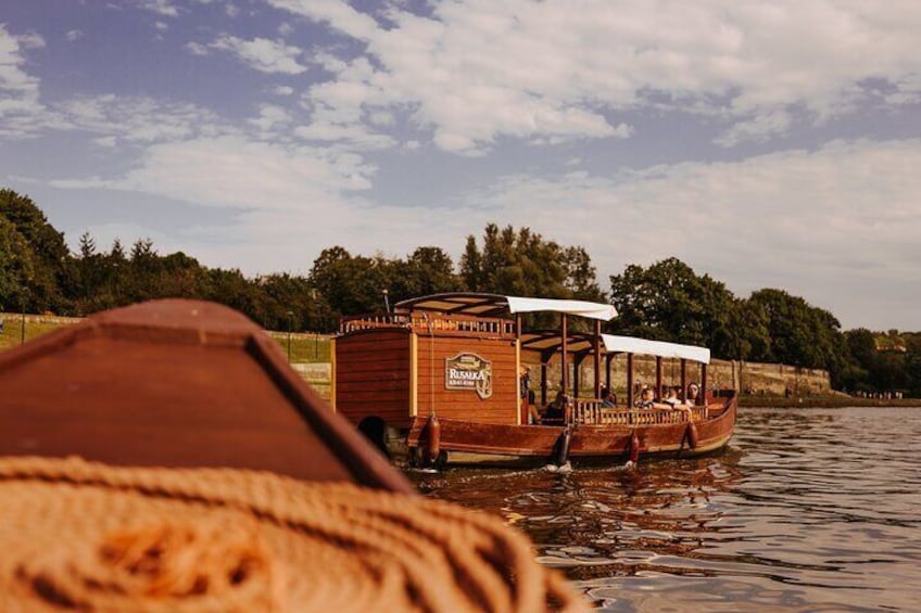 1 Hour Traditional Gondola Sightseeing Vistula River Cruise 2