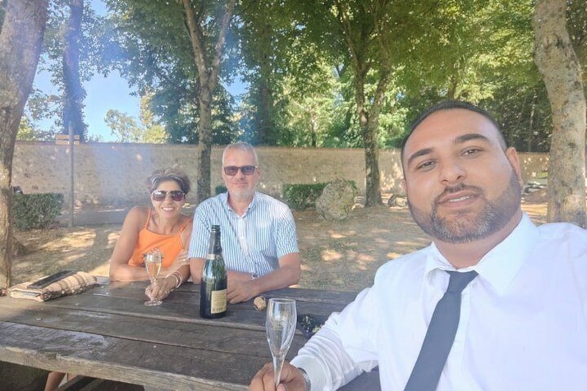 100% Champagne Lover – Amazing Experience with Exclusive Sabering 5
