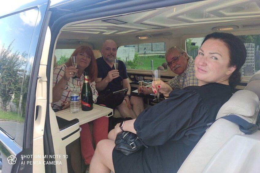 100% Champagne Lover An Amazing Champagne Sabrage Experience 3