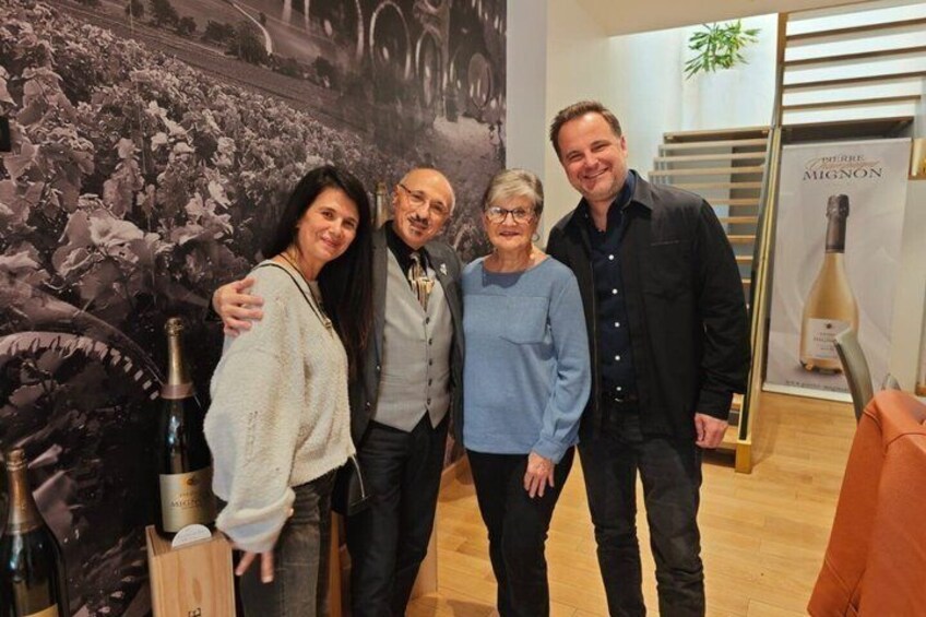 100% Champagne Lover – Amazing Experience with Exclusive Sabering 4