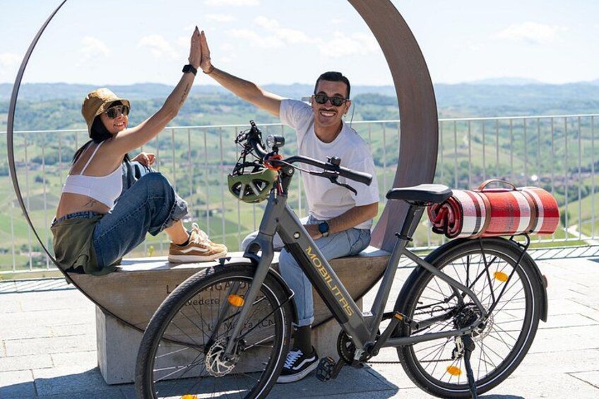 E-bike rental in the Langhe: Landscapes, wines, and cuisine. 3