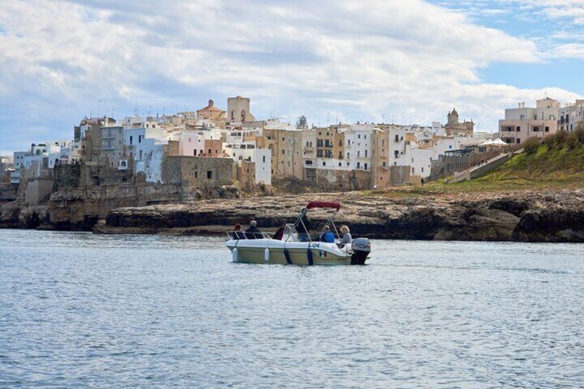 1 Hour and a Half Panoramic Tour of Polignano a Mare by Boat