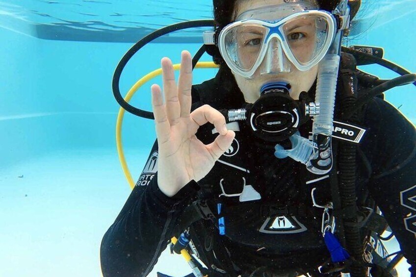 Diving instructor Sandra Büchi