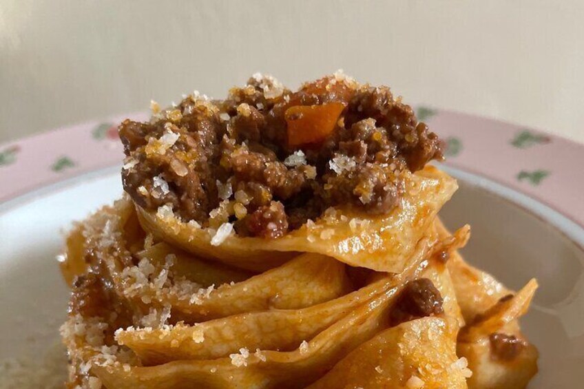 Tagliatelle with ragù Bolognese. We will do together