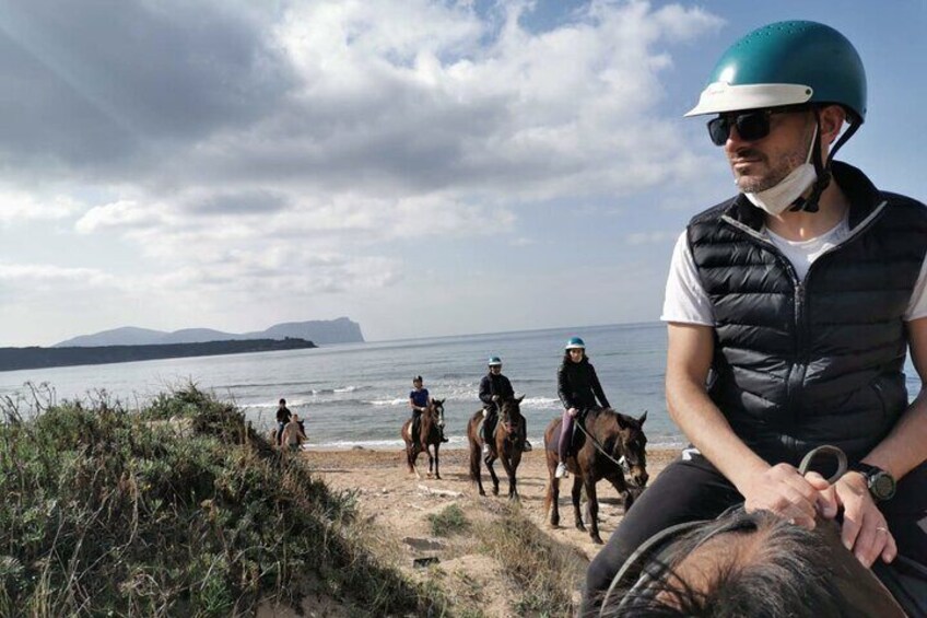 Alghero: Guided Horseback Ride at Lake Baratz & Porto Ferro