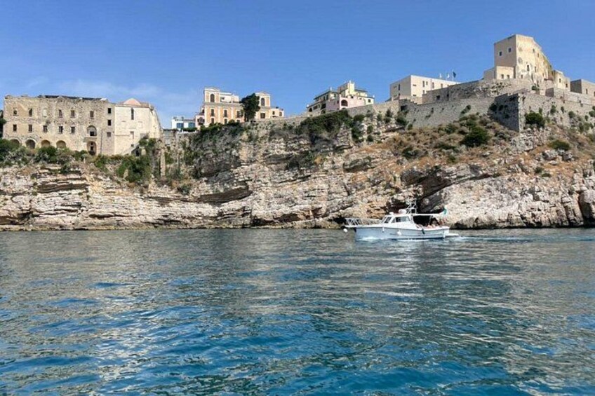 Tourist boat tour of the Gaeta peninsula 2