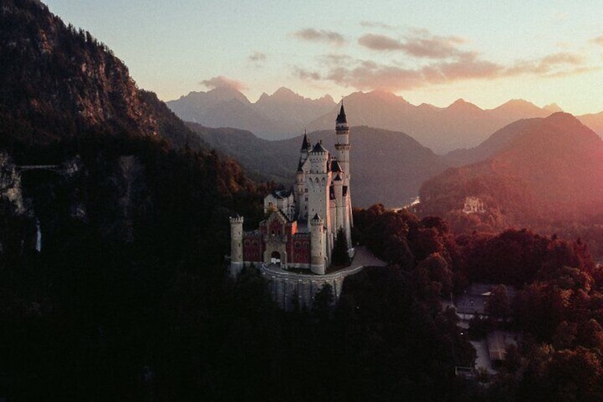 Private Tour to Royal Castle of Neuschwanstein and Hohenschwangau