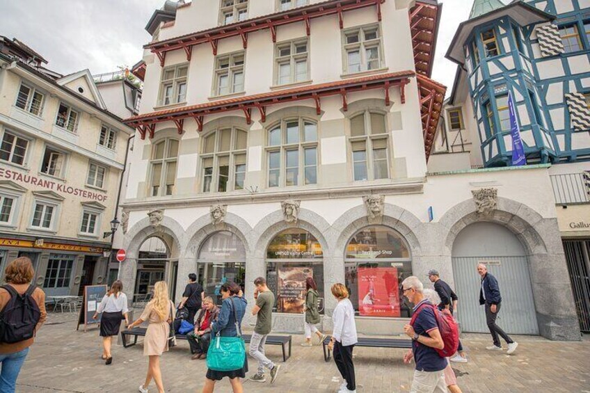 Meeting point: Tourist Information St.Gallen