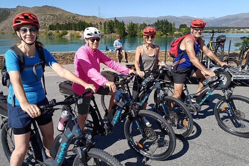 Lake Dunstan Cycleway Bike Rental With Return Luxury Shuttle 2