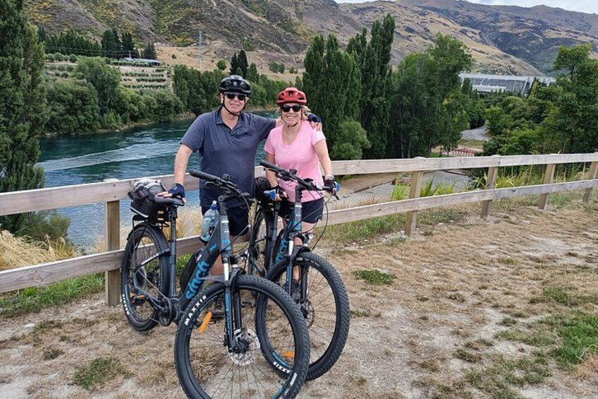 Lake Dunstan Cycleway Bike Rental With Return Luxury Shuttle 3