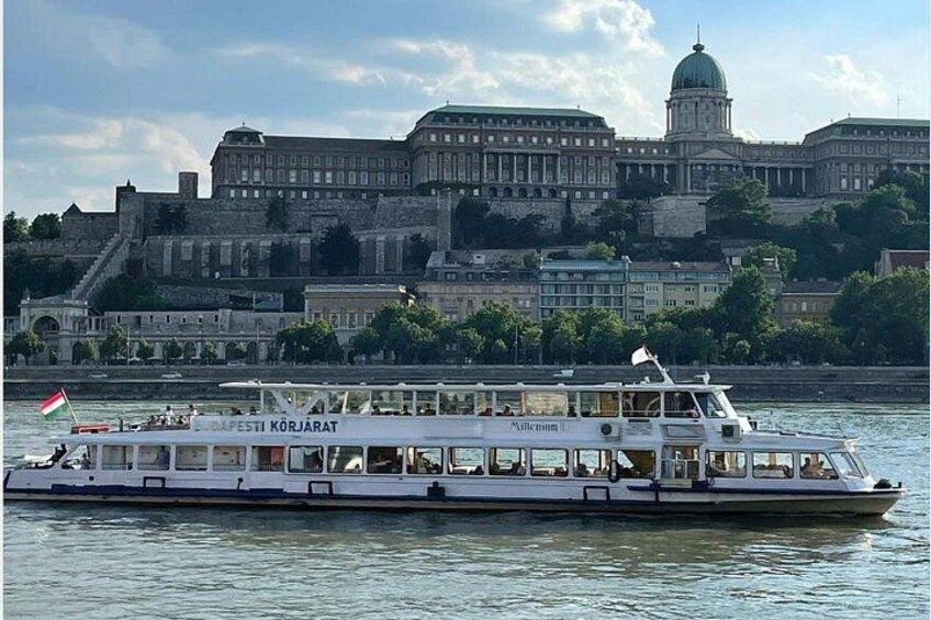 Budapest by Night Danube Cruise with Audio Guide & Welcome Drink 5