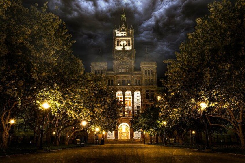 Haunted tales come to life in the dead of night, with our Salt Lake City's Ghost Tour, promising thrills and shivers aplenty. 3