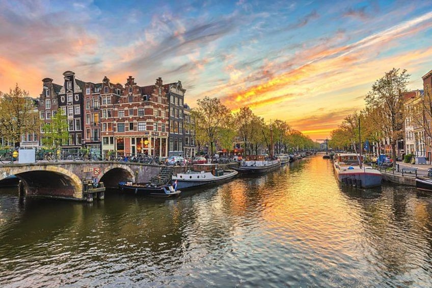 Private transfer from Bruges to Amsterdam, 2h Stop in Utrecht 3