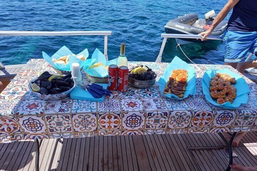 Daily Boat trip in La Maddalena Archipelago from Palau