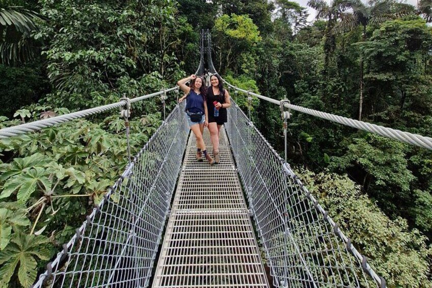 Private Guide Hanging Bridges, Fortuna Waterfall, Arenal Volcano 1