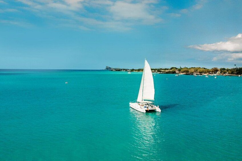 3 North Islands Catamaran Cruise with Lunch & Drinks on island. 1