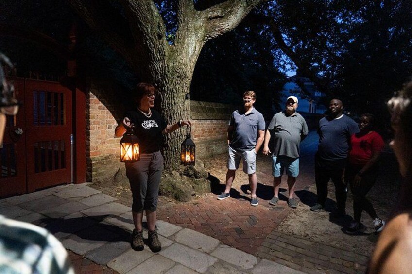 Brace yourself for a chilling journey through the eerie history of Charlottesville's haunted sites. 3