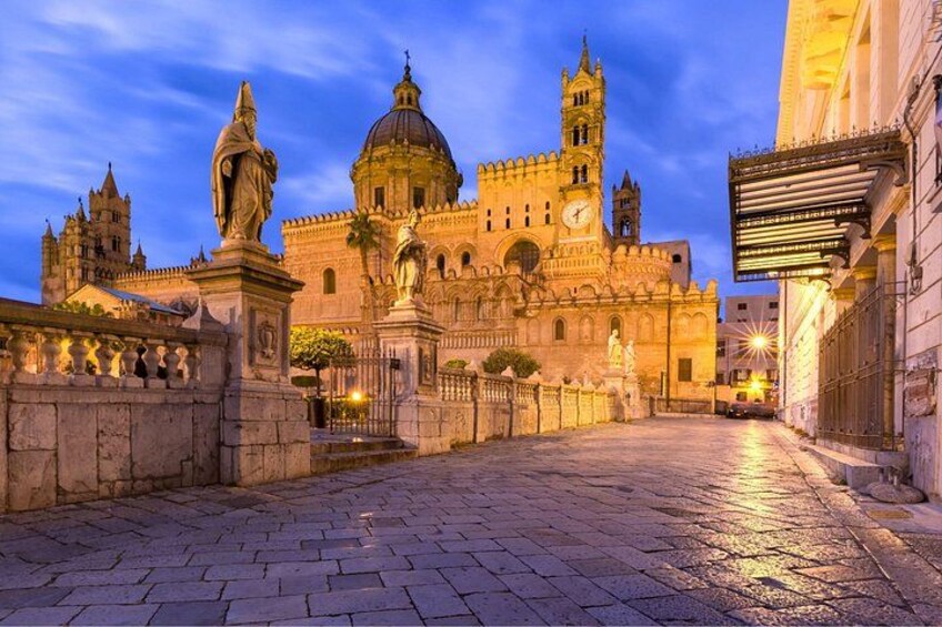Palermo : Private Custom Walking Tour with a Local Guide 1