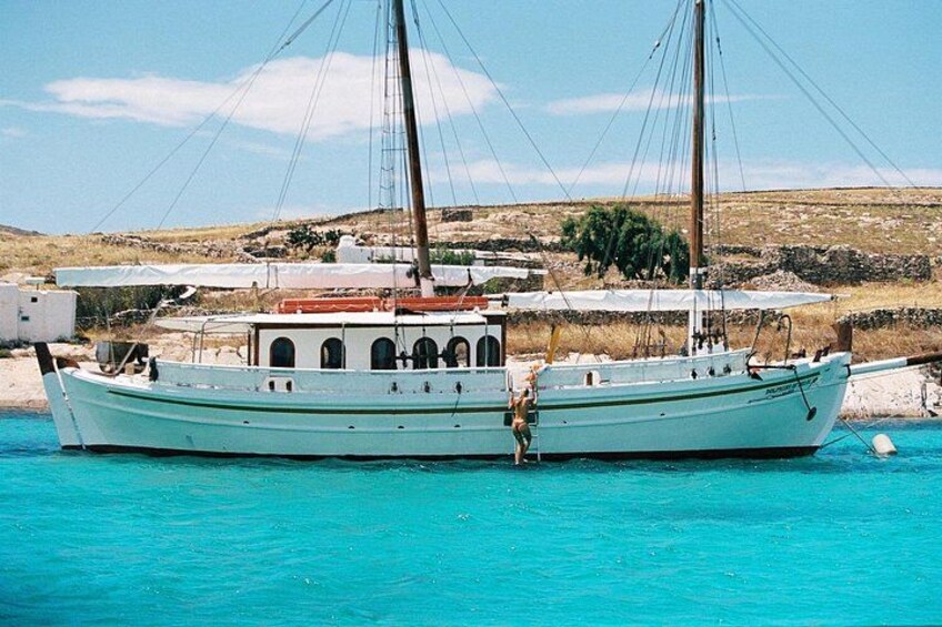Soothing Sunset Escape: A Wooden Boat Cruise with Cocktails & Finger Food Delights 2