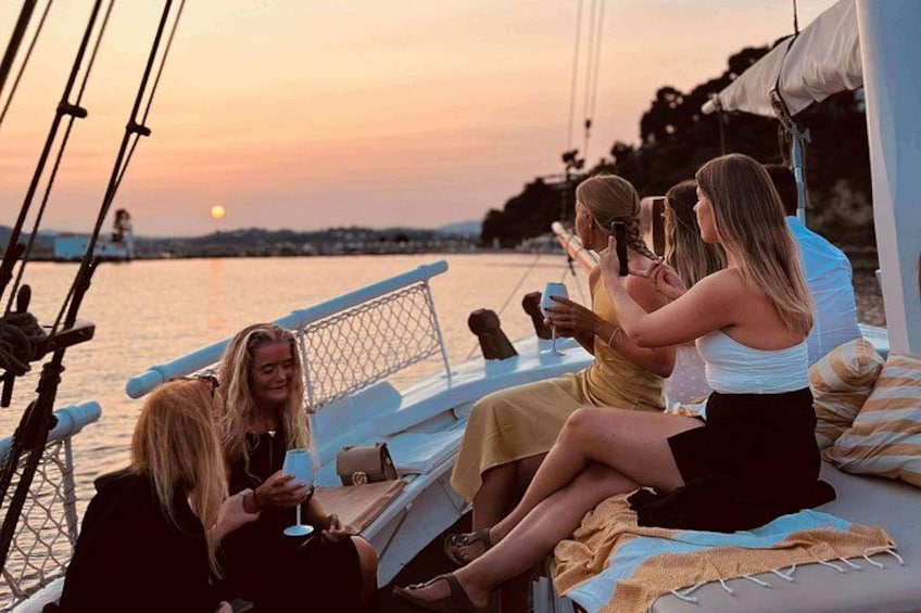 Soothing Sunset Escape: A Wooden Boat Cruise with Cocktails & Finger Food Delights 3