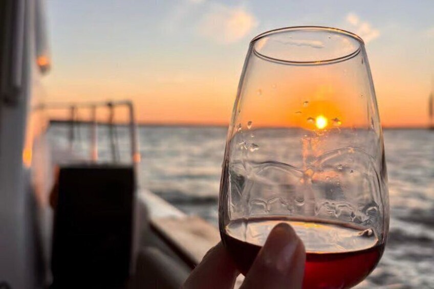 Port : 7 Bridges Cruise, local wine with Sunset Option 3