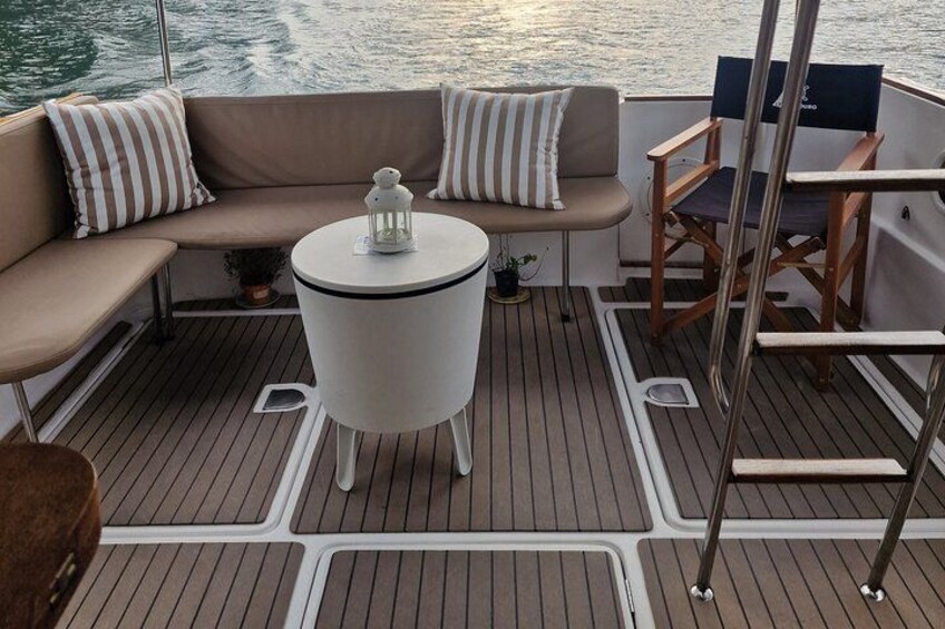 Port : 7 Bridges Cruise, local wine with Sunset Option 5