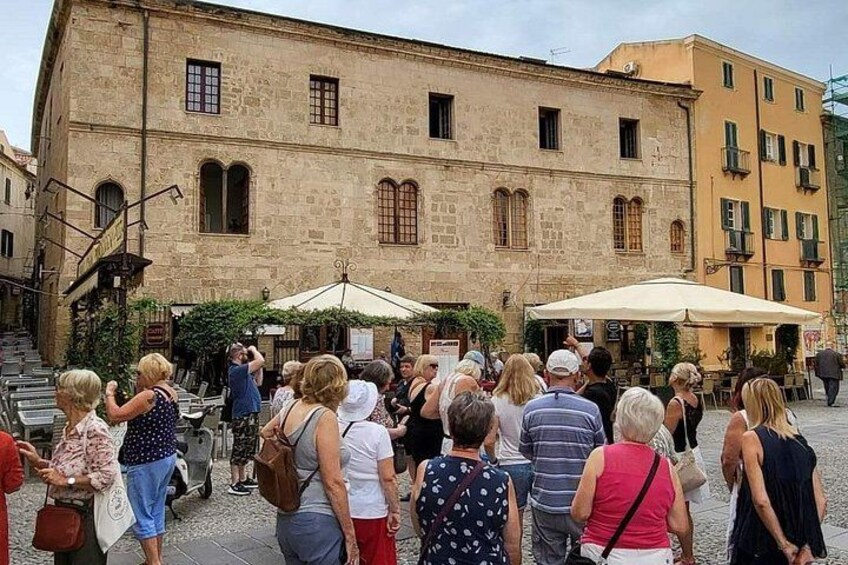 Private Walking Tour of the Historic Center of Alghero 3