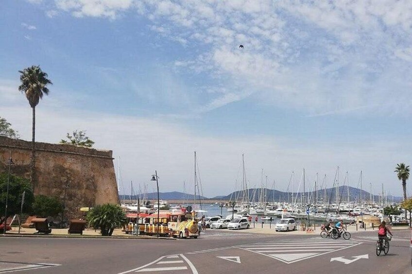 Private Walking Tour of the Historic Center of Alghero 2